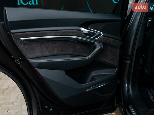 Сірий Ауді E-Tron, об'ємом двигуна 0 л та пробігом 82 тис. км за 39888 $, фото 75 на Automoto.ua