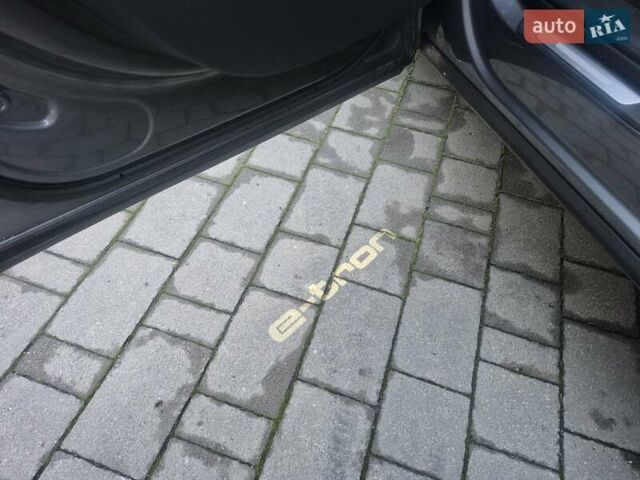 Ауди E-Tron 2020 в Хмельницком на Automoto.ua Серый Ауди E-Tron, объемом двигателя 0 л и пробегом 146 тыс. км за 22700 $, фото 123 на Automoto.ua