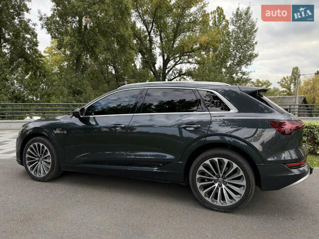 Ауді E-Tron 2020 у Дніпро (Дніпропетровську) на Automoto.ua Сірий Ауді E-Tron, об'ємом двигуна 0 л та пробігом 113 тис. км за 26900 $, фото 3 на Automoto.ua