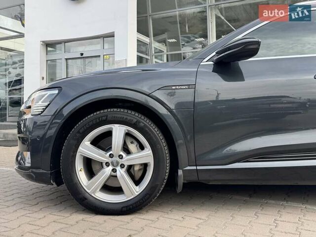 Серый Ауди E-Tron, объемом двигателя 0 л и пробегом 74 тыс. км за 30500 $, фото 6 на Automoto.ua