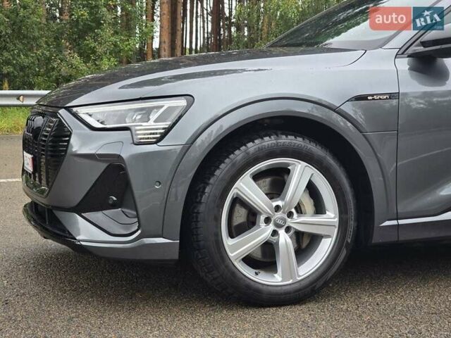 Серый Ауди E-Tron, объемом двигателя 0 л и пробегом 71 тыс. км за 33999 $, фото 33 на Automoto.ua