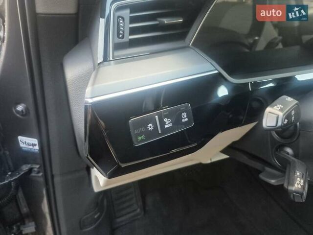 Ауди E-Tron 2020 в Хмельницком на Automoto.ua Серый Ауди E-Tron, объемом двигателя 0 л и пробегом 146 тыс. км за 22700 $, фото 45 на Automoto.ua