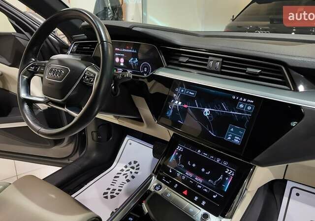 Серый Ауди E-Tron, объемом двигателя 0 л и пробегом 144 тыс. км за 29700 $, фото 30 на Automoto.ua