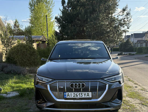 Ауді E-Tron 2020 у Києві на Automoto.ua Сірий Ауді E-Tron, об'ємом двигуна 0 л та пробігом 51 тис. км за 32000 $, фото 2 на Automoto.ua