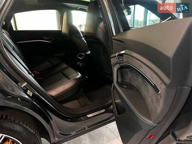 Серый Ауди E-Tron, объемом двигателя 0 л и пробегом 53 тыс. км за 37900 $, фото 39 на Automoto.ua