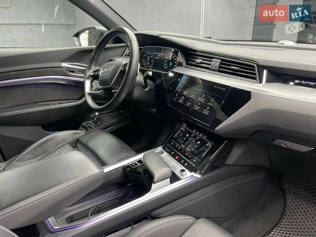 Ауді E-Tron 2020 у Чернівцях на Automoto.ua Сірий Ауді E-Tron, об'ємом двигуна 0 л та пробігом 65 тис. км за 48000 $, фото 11 на Automoto.ua