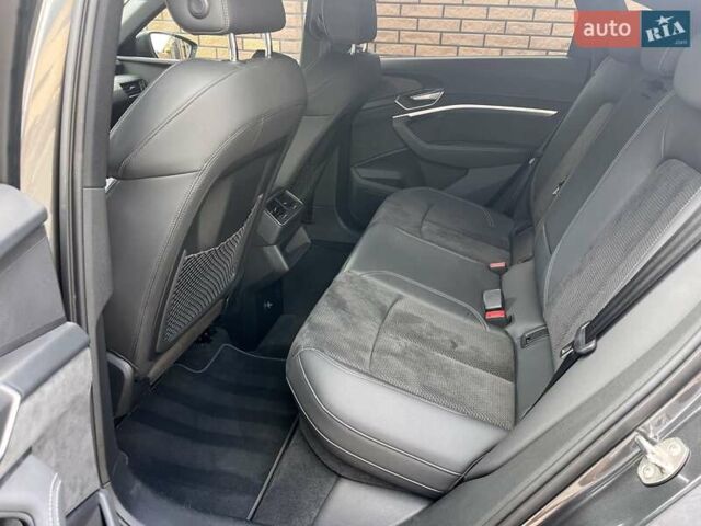 Серый Ауди E-Tron, объемом двигателя 0 л и пробегом 54 тыс. км за 35000 $, фото 22 на Automoto.ua