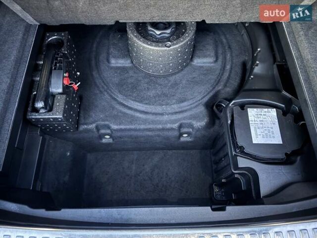 Серый Ауди E-Tron, объемом двигателя 0 л и пробегом 97 тыс. км за 21900 $, фото 67 на Automoto.ua