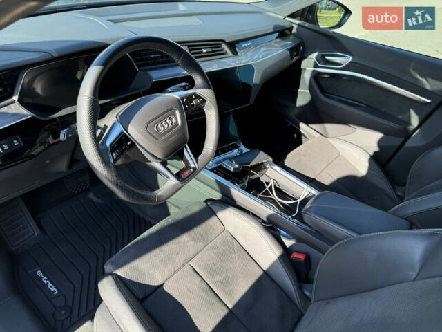 Сірий Ауді E-Tron, об'ємом двигуна 0 л та пробігом 65 тис. км за 39990 $, фото 26 на Automoto.ua