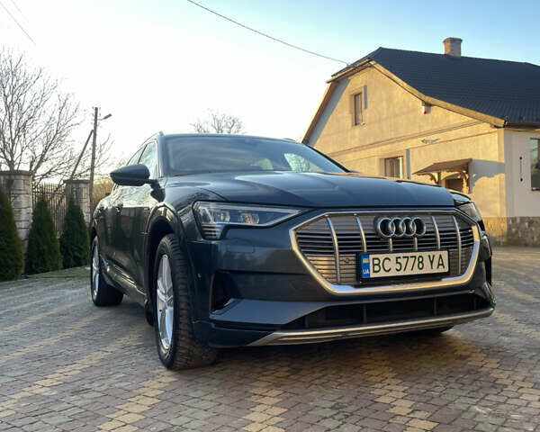 Сірий Ауді E-Tron, об'ємом двигуна 0 л та пробігом 153 тис. км за 28999 $, фото 9 на Automoto.ua