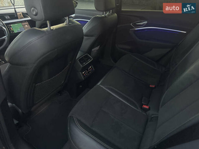 Сірий Ауді E-Tron, об'ємом двигуна 0 л та пробігом 140 тис. км за 37000 $, фото 29 на Automoto.ua