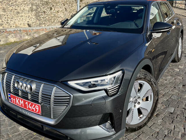 Серый Ауди E-Tron, объемом двигателя 0 л и пробегом 175 тыс. км за 22700 $, фото 1 на Automoto.ua