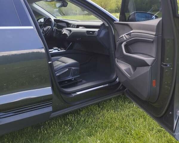 Серый Ауди E-Tron, объемом двигателя 0 л и пробегом 77 тыс. км за 33100 $, фото 23 на Automoto.ua