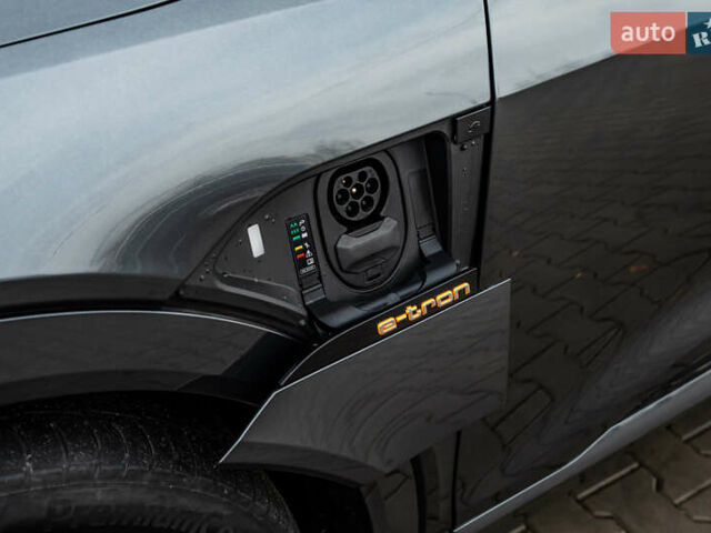 Сірий Ауді E-Tron, об'ємом двигуна 0 л та пробігом 82 тис. км за 39888 $, фото 51 на Automoto.ua