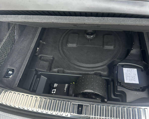 Серый Ауди E-Tron, объемом двигателя 0 л и пробегом 836 тыс. км за 34900 $, фото 27 на Automoto.ua