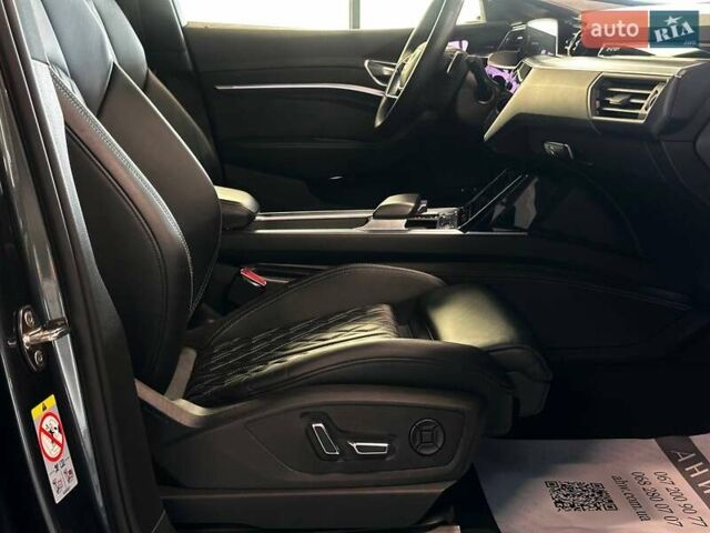 Серый Ауди E-Tron, объемом двигателя 0 л и пробегом 53 тыс. км за 37900 $, фото 34 на Automoto.ua