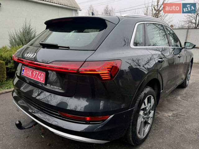Серый Ауди E-Tron, объемом двигателя 0 л и пробегом 150 тыс. км за 23800 $, фото 56 на Automoto.ua