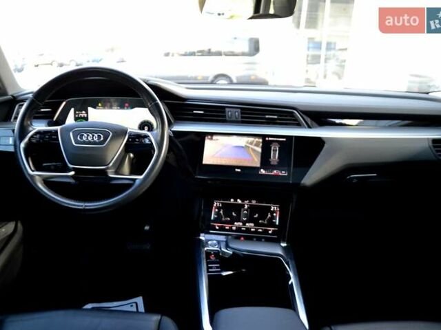 Серый Ауди E-Tron, объемом двигателя 0 л и пробегом 125 тыс. км за 23800 $, фото 24 на Automoto.ua