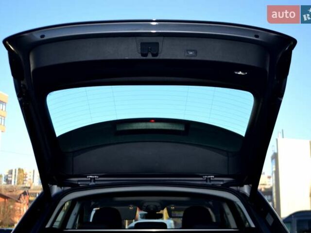 Серый Ауди E-Tron, объемом двигателя 0 л и пробегом 125 тыс. км за 23800 $, фото 196 на Automoto.ua