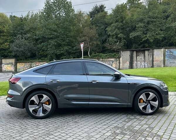Серый Ауди E-Tron, объемом двигателя 0 л и пробегом 49 тыс. км за 40500 $, фото 2 на Automoto.ua
