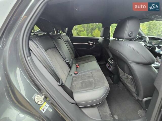 Серый Ауди E-Tron, объемом двигателя 0 л и пробегом 71 тыс. км за 33999 $, фото 50 на Automoto.ua