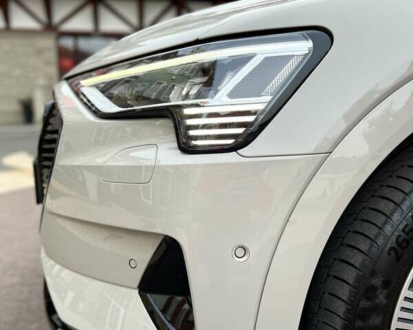 Сірий Ауді E-Tron, об'ємом двигуна 0 л та пробігом 37 тис. км за 56999 $, фото 16 на Automoto.ua