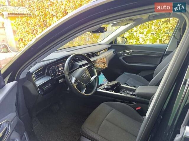 Серый Ауди E-Tron, объемом двигателя 0 л и пробегом 201 тыс. км за 25200 $, фото 6 на Automoto.ua