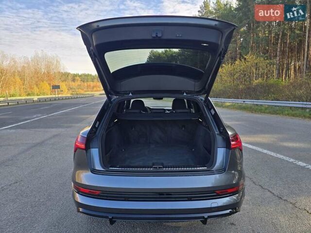 Сірий Ауді E-Tron, об'ємом двигуна 0 л та пробігом 67 тис. км за 37999 $, фото 28 на Automoto.ua