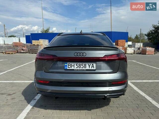 Серый Ауди E-Tron, объемом двигателя 0 л и пробегом 119 тыс. км за 33500 $, фото 4 на Automoto.ua