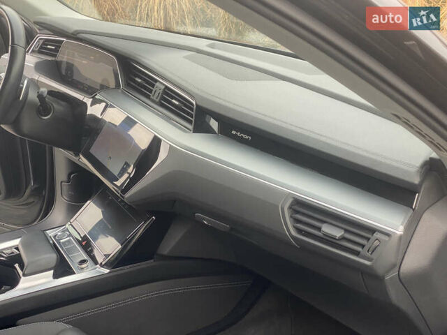 Ауди E-Tron 2020 в Луцке на Automoto.ua Серый Ауди E-Tron, объемом двигателя 0 л и пробегом 128 тыс. км за 25000 $, фото 42 на Automoto.ua