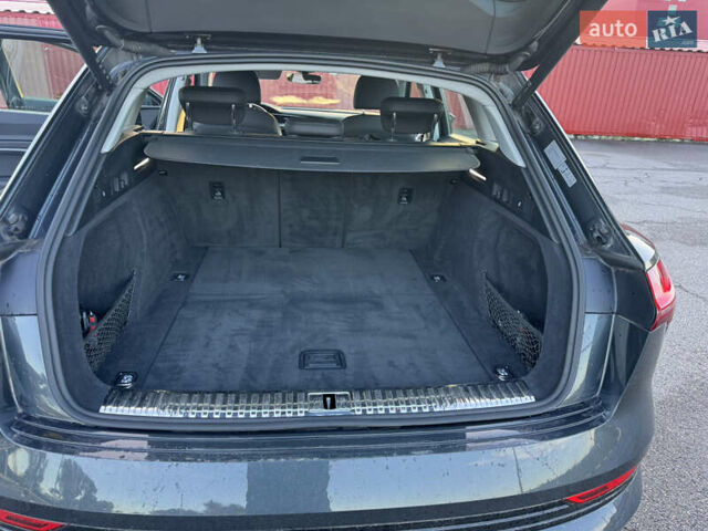 Серый Ауди E-Tron, объемом двигателя 0 л и пробегом 169 тыс. км за 26000 $, фото 33 на Automoto.ua