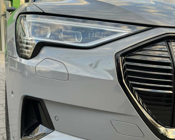 Ауди E-Tron 2020 в Луцке на Automoto.ua Серый Ауди E-Tron, объемом двигателя 0 л и пробегом 104 тыс. км за 33000 $, фото 19 на Automoto.ua