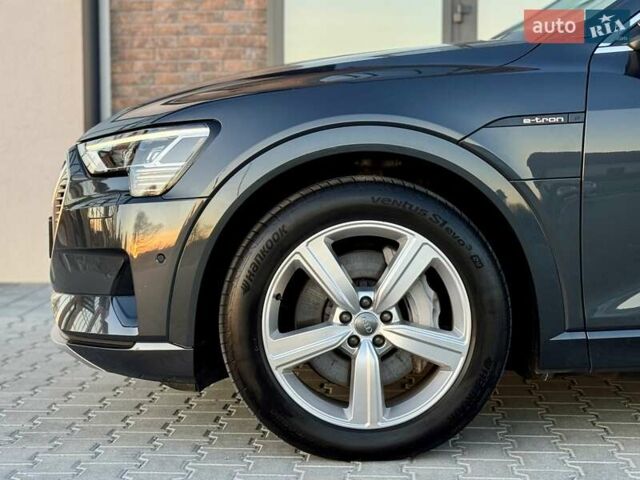 Серый Ауди E-Tron, объемом двигателя 0 л и пробегом 97 тыс. км за 21900 $, фото 33 на Automoto.ua