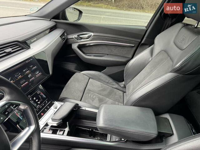 Сірий Ауді E-Tron, об'ємом двигуна 0 л та пробігом 140 тис. км за 33800 $, фото 29 на Automoto.ua