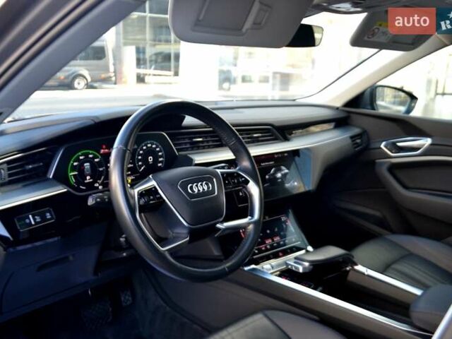 Серый Ауди E-Tron, объемом двигателя 0 л и пробегом 125 тыс. км за 23800 $, фото 17 на Automoto.ua