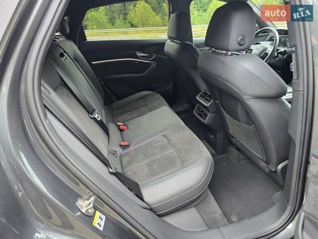 Серый Ауди E-Tron, объемом двигателя 0 л и пробегом 71 тыс. км за 33999 $, фото 55 на Automoto.ua