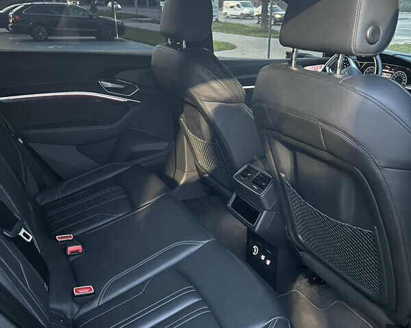 Сірий Ауді E-Tron, об'ємом двигуна 0 л та пробігом 104 тис. км за 32500 $, фото 17 на Automoto.ua
