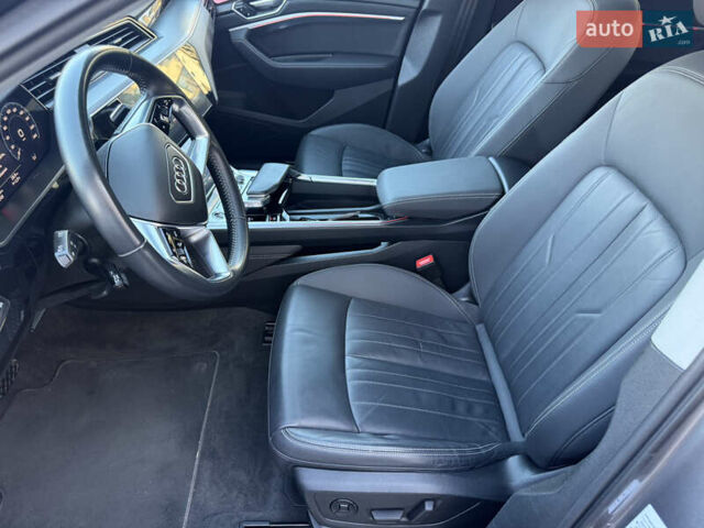 Серый Ауди E-Tron, объемом двигателя 0 л и пробегом 121 тыс. км за 27699 $, фото 22 на Automoto.ua