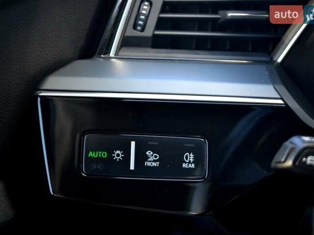 Серый Ауди E-Tron, объемом двигателя 0 л и пробегом 125 тыс. км за 23800 $, фото 18 на Automoto.ua