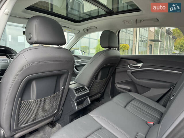 Ауди E-Tron 2020 в Тернополе на Automoto.ua Серый Ауди E-Tron, объемом двигателя 0 л и пробегом 126 тыс. км за 23900 $, фото 58 на Automoto.ua