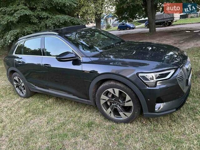 Сірий Ауді E-Tron, об'ємом двигуна 0 л та пробігом 21 тис. км за 41345 $, фото 5 на Automoto.ua