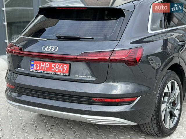 Ауди E-Tron 2020 в Тернополе на Automoto.ua Серый Ауди E-Tron, объемом двигателя 0 л и пробегом 126 тыс. км за 23900 $, фото 27 на Automoto.ua