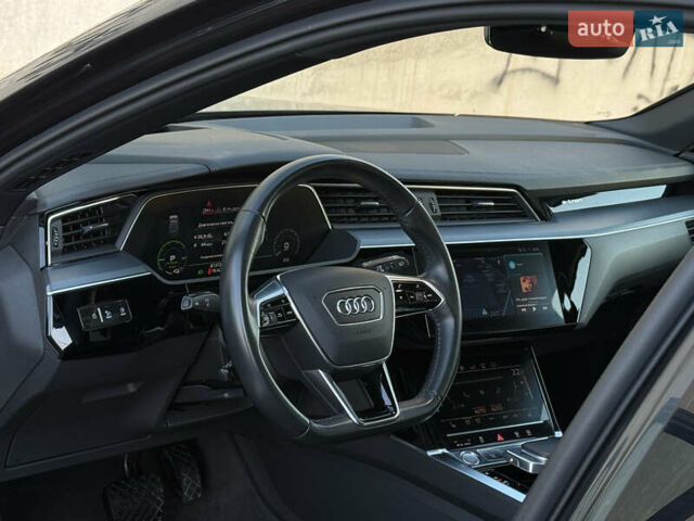 Ауді E-Tron 2020 у Львові на Automoto.ua Сірий Ауді E-Tron, об'ємом двигуна 0 л та пробігом 81 тис. км за 34920 $, фото 29 на Automoto.ua
