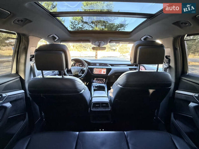 Серый Ауди E-Tron, объемом двигателя 0 л и пробегом 117 тыс. км за 28990 $, фото 26 на Automoto.ua