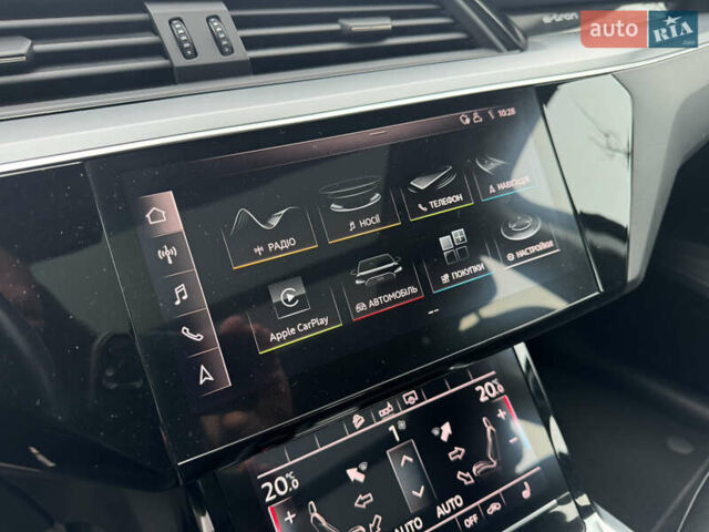 Серый Ауди E-Tron, объемом двигателя 0 л и пробегом 150 тыс. км за 23800 $, фото 24 на Automoto.ua