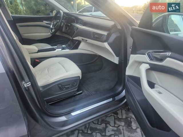 Ауди E-Tron 2020 в Хмельницком на Automoto.ua Серый Ауди E-Tron, объемом двигателя 0 л и пробегом 146 тыс. км за 22700 $, фото 78 на Automoto.ua
