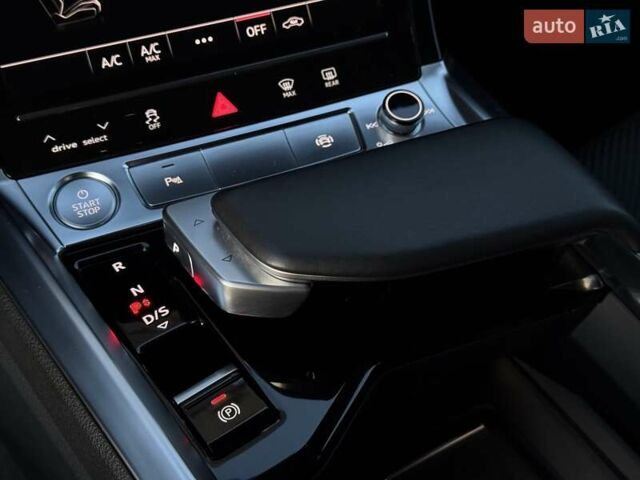 Серый Ауди E-Tron, объемом двигателя 0 л и пробегом 97 тыс. км за 21900 $, фото 51 на Automoto.ua