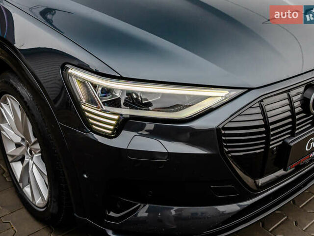 Сірий Ауді E-Tron, об'ємом двигуна 0 л та пробігом 154 тис. км за 25900 $, фото 10 на Automoto.ua