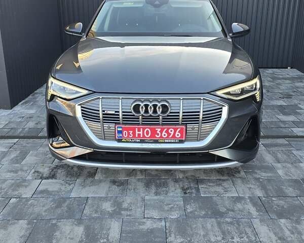 Серый Ауди E-Tron, объемом двигателя 0 л и пробегом 99 тыс. км за 31990 $, фото 28 на Automoto.ua