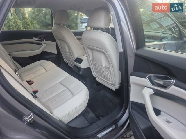 Ауди E-Tron 2020 в Хмельницком на Automoto.ua Серый Ауди E-Tron, объемом двигателя 0 л и пробегом 146 тыс. км за 22700 $, фото 70 на Automoto.ua